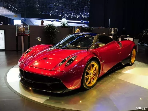 敞篷版明年发布 帕加尼Huayra